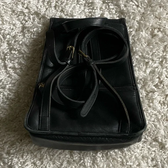 Vintage Coach 9791 Large Daypack Black Leather Backpack - Picture 4 of 14